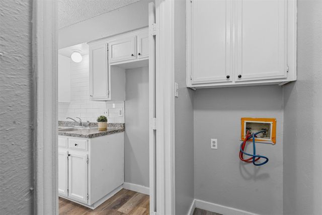 100 & 102 Oakwood Lane, Kennedale, TX 76060