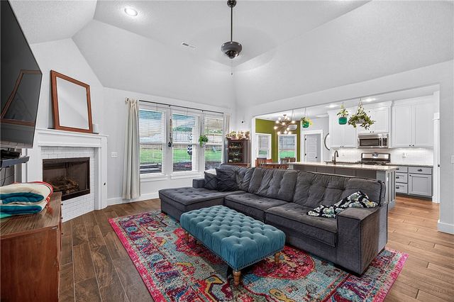 770 Hawthorn Way, Centerton, AR 72719