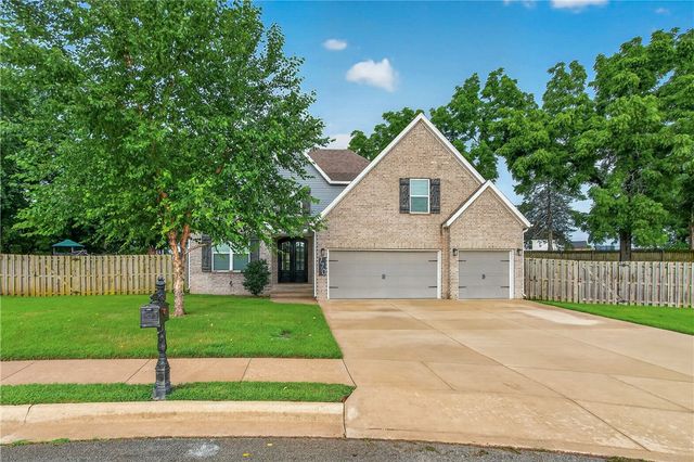 770 Hawthorn Way, Centerton, AR 72719