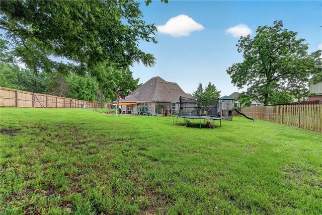 770 Hawthorn Way, Centerton, AR 72719