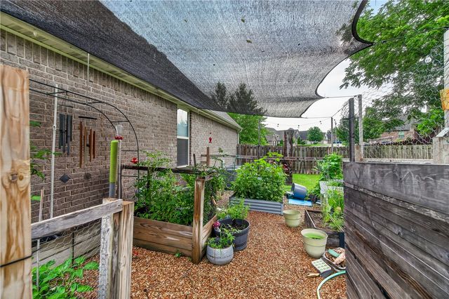770 Hawthorn Way, Centerton, AR 72719