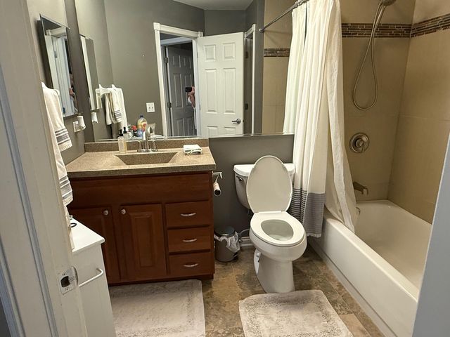 160 Crescent Lane, Schaumburg, IL 60193