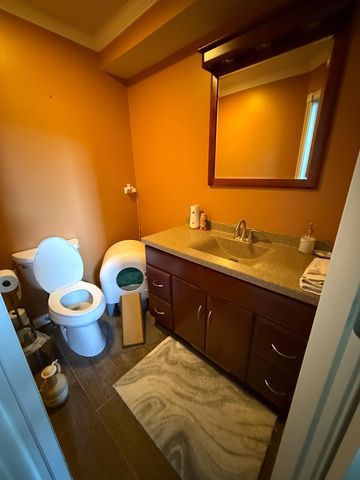 160 Crescent Lane, Schaumburg, IL 60193