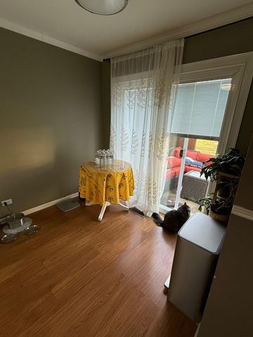 160 Crescent Lane, Schaumburg, IL 60193