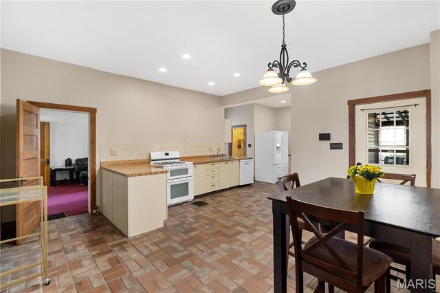 2237 Edison Avenue, Granite City, IL 62040