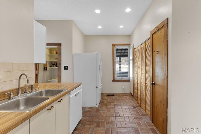 2237 Edison Avenue, Granite City, IL 62040