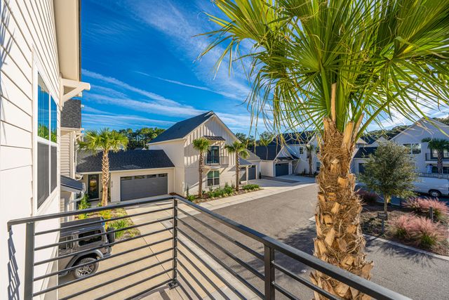 204 Saunter Court, Johns Island, SC 29455