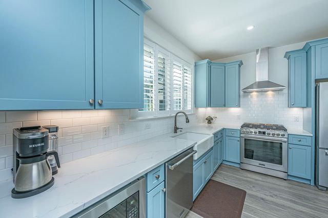 204 Saunter Court, Johns Island, SC 29455