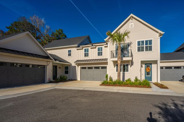 204 Saunter Court, Johns Island, SC 29455