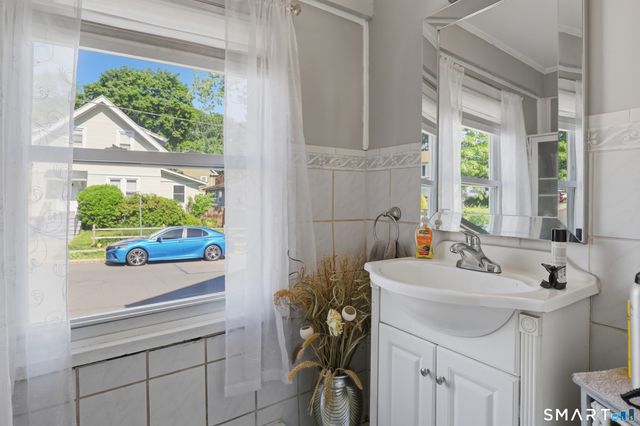 35 Faucett Street, Stamford, CT 06906