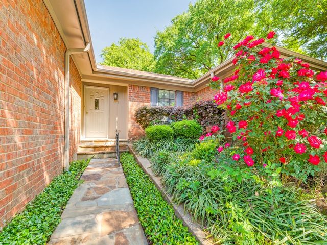 4411 Willow Bend Drive, Arlington, TX 76017