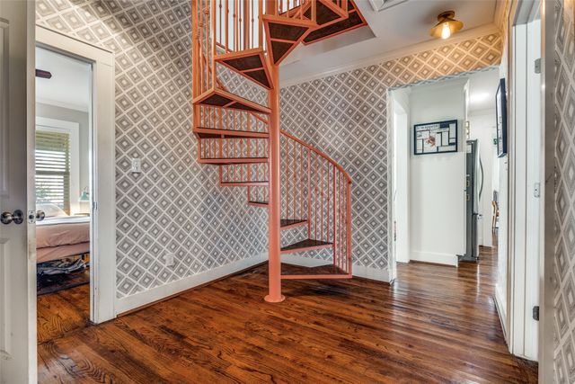 1635 Taft Street, Dallas, TX 75208