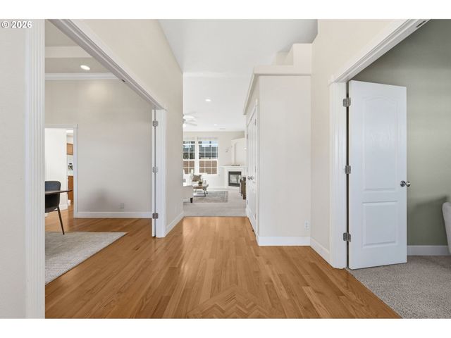 2120 ASHBURY Dr, Eugene, OR 97408