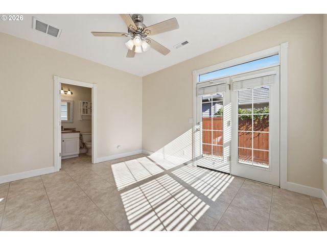 2120 ASHBURY Dr, Eugene, OR 97408