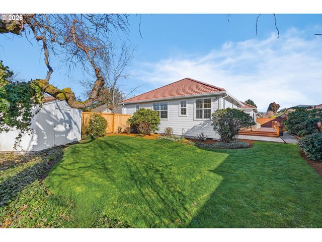 2120 ASHBURY Dr, Eugene, OR 97408