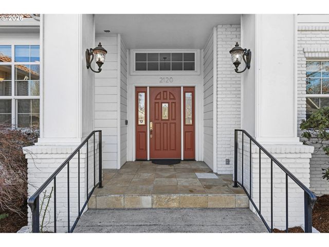 2120 ASHBURY Dr, Eugene, OR 97408