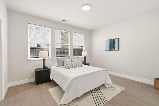 5418 Shennecock Way, Sacramento, CA 95835