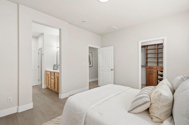 5418 Shennecock Way, Sacramento, CA 95835