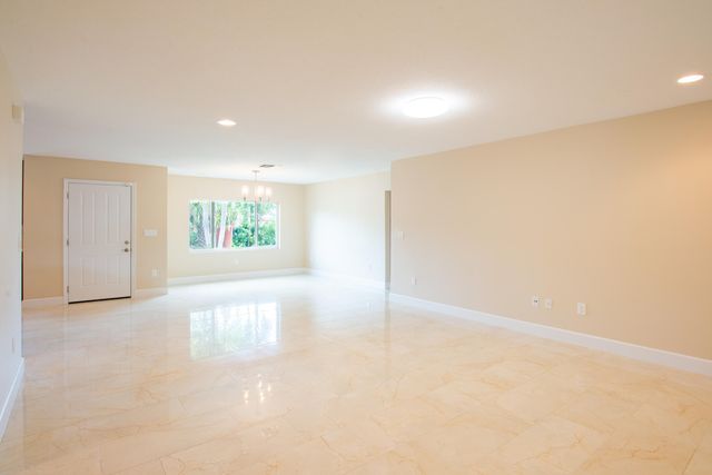 364 ORANGE Way, West Palm Beach, FL 33405