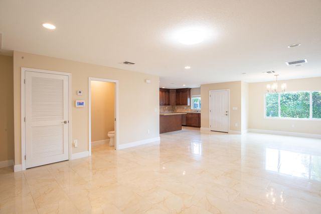 364 ORANGE Way, West Palm Beach, FL 33405