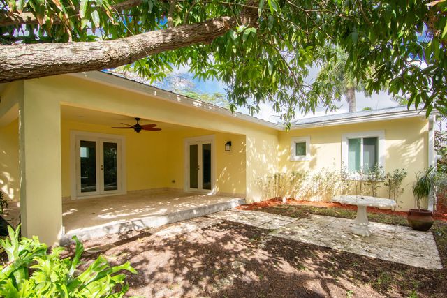 364 ORANGE Way, West Palm Beach, FL 33405