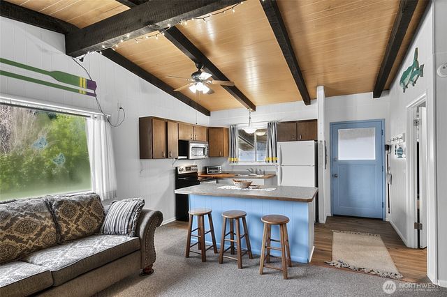 16 Oyehut Road, Hoquiam, WA 98550