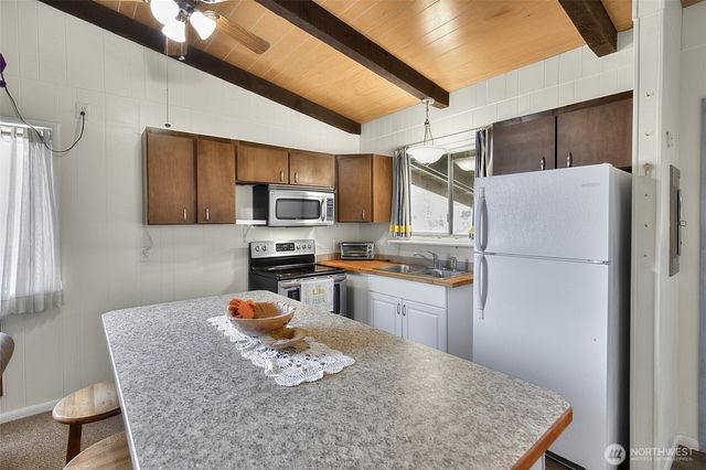 16 Oyehut Road, Hoquiam, WA 98550