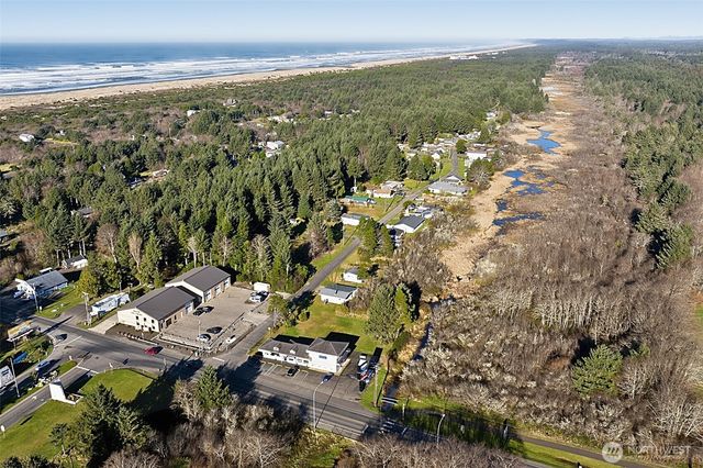 16 Oyehut Road, Hoquiam, WA 98550