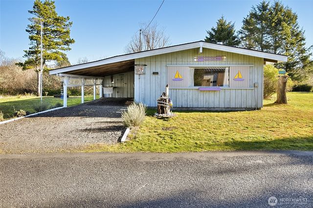 16 Oyehut Road, Hoquiam, WA 98550