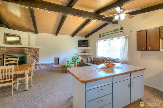 16 Oyehut Road, Hoquiam, WA 98550