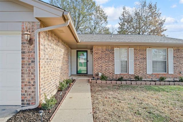 1208 S Patterson Drive, Moore, OK 73160