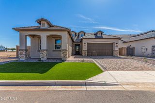 2565 E VIRGINIA Circle, Mesa, AZ 85213