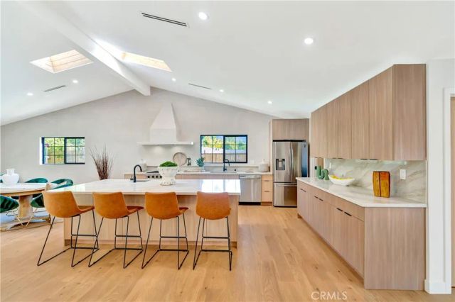 5534 Pattilar Avenue, Woodland Hills, CA 91367