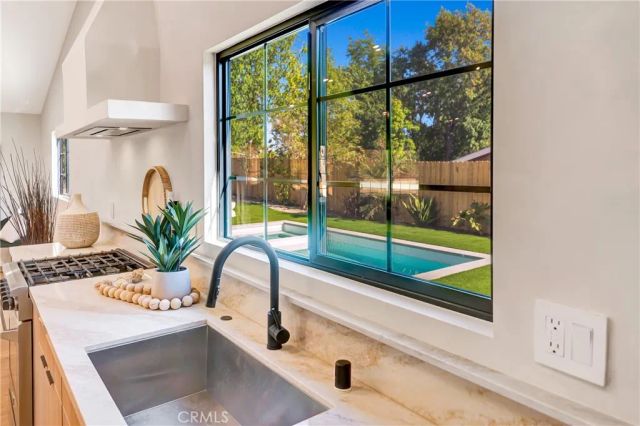 5534 Pattilar Avenue, Woodland Hills, CA 91367