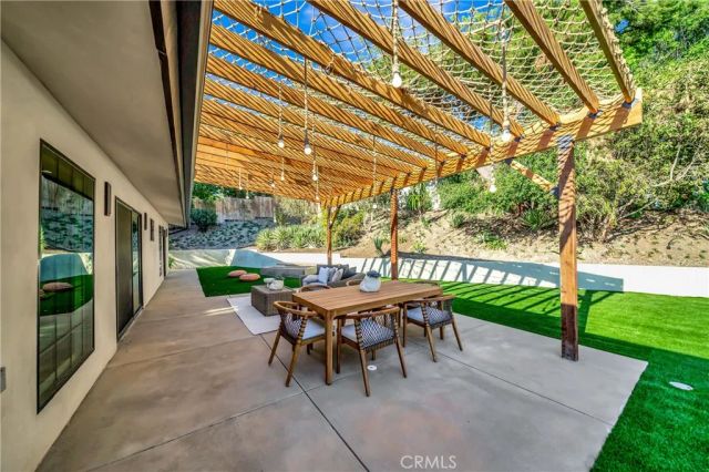 5534 Pattilar Avenue, Woodland Hills, CA 91367