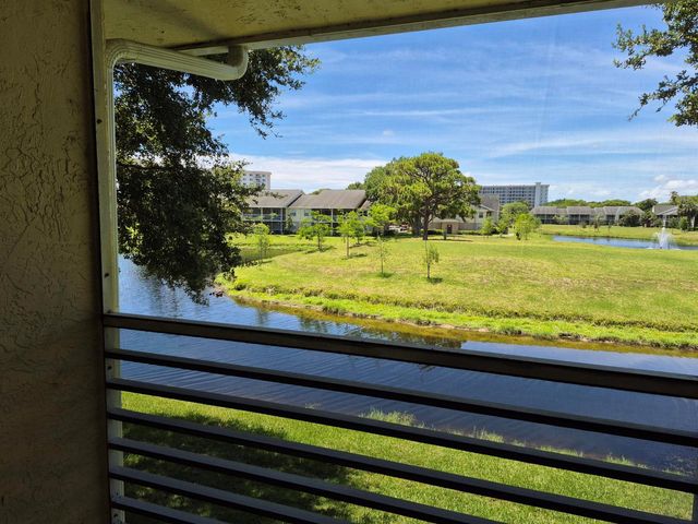 2823 N Course Drive 205, Pompano Beach, FL 33069
