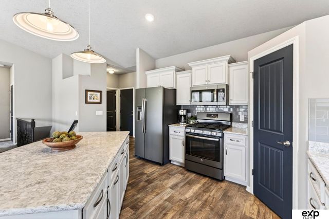 8108 S 190 Street, Omaha, NE 68136