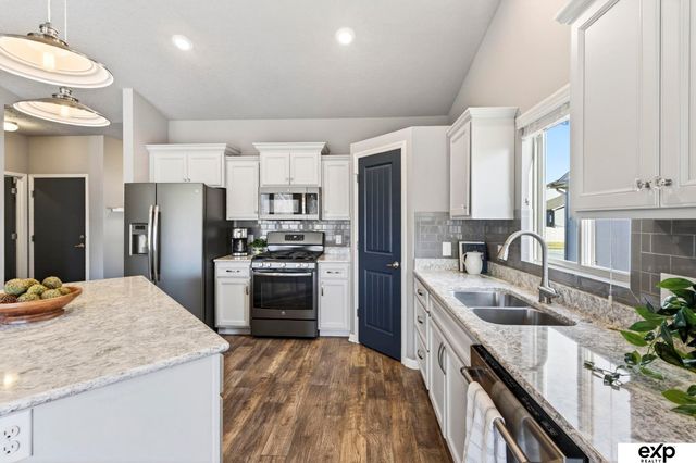 8108 S 190 Street, Omaha, NE 68136