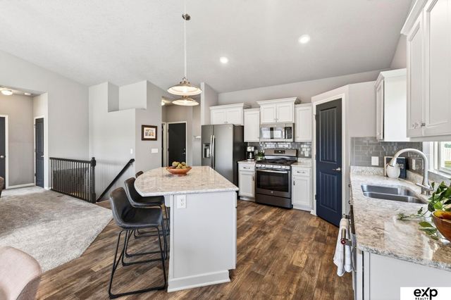 8108 S 190 Street, Omaha, NE 68136