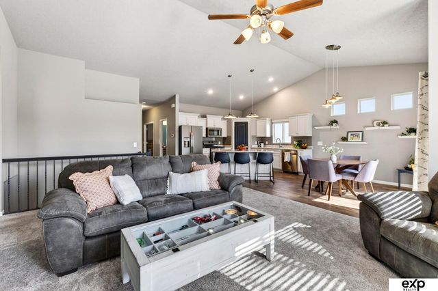 8108 S 190 Street, Omaha, NE 68136