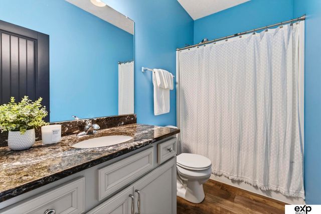 8108 S 190 Street, Omaha, NE 68136