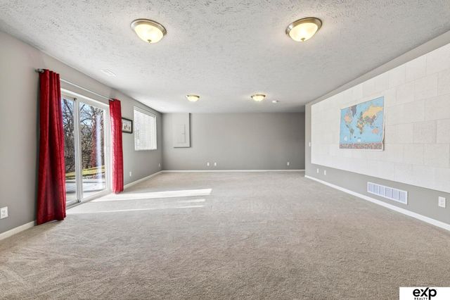 8108 S 190 Street, Omaha, NE 68136