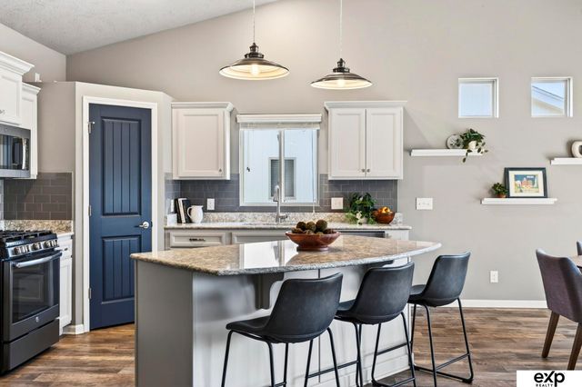 8108 S 190 Street, Omaha, NE 68136