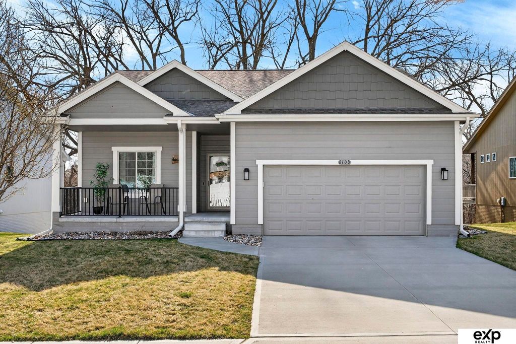 8108 S 190 Street, Omaha, NE 68136