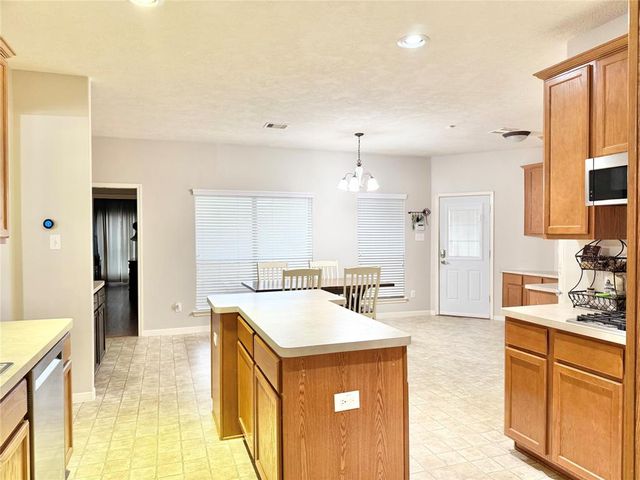 2602 Chisholm Trail, Deer Park, TX 77536