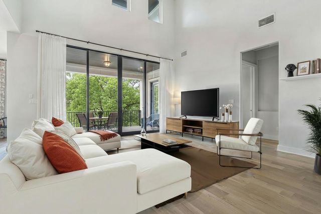 107 Cascading Waters PL, Lakeway, TX 78734