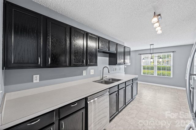 3240 Barons Court Road, Charlotte, NC 28213