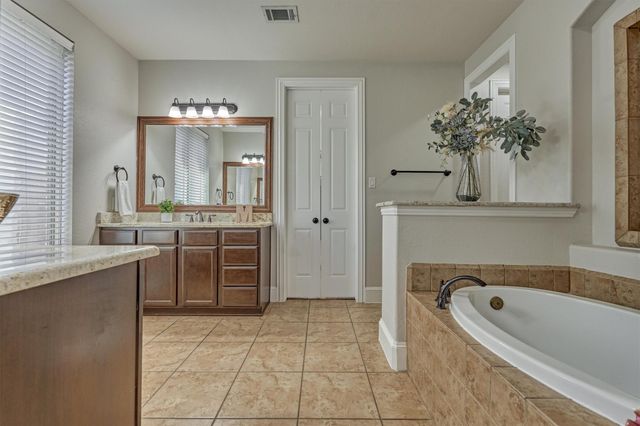 118 Madeline Lane, Montgomery, TX 77316