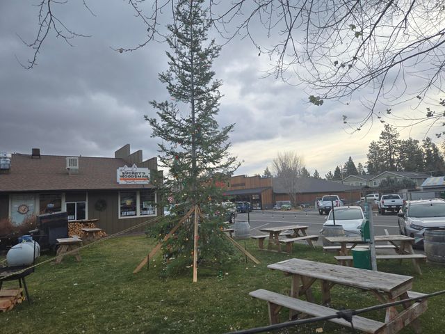 180 S Spruce Street, Sisters, OR 97759