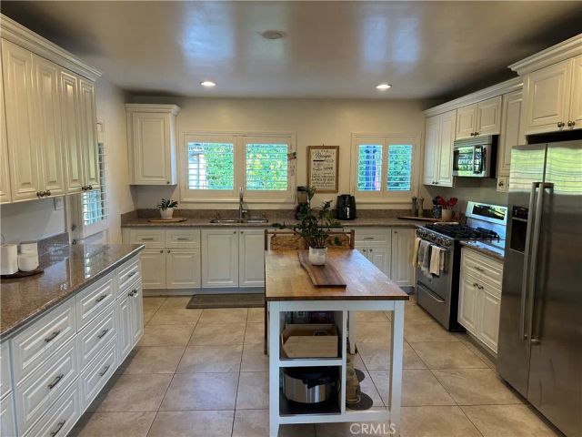 15742 Vose, Los Angeles, CA 91406